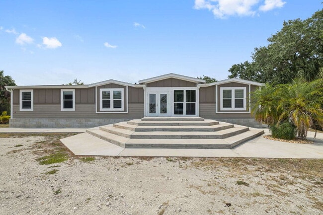 Photo - "Spacious 4-Bedroom Retreat with 3400 Sq F...