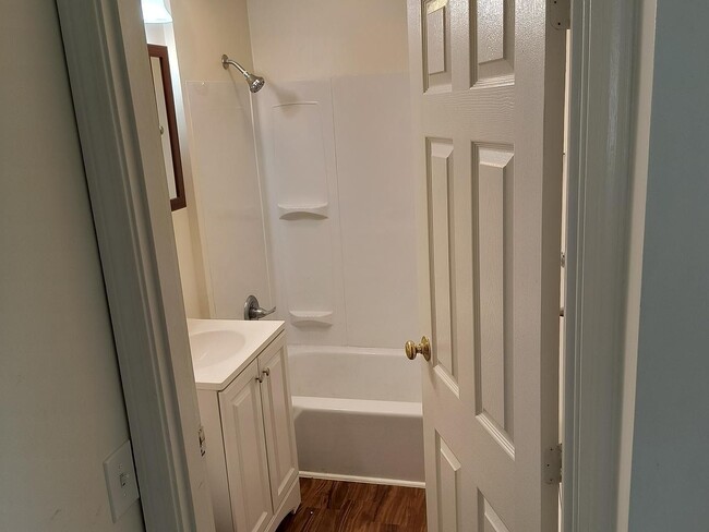 Photo - 8 Renarl Ave Unit 2