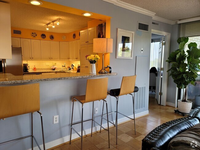 Building Photo - 5225 Pooks Hill Rd Unit 828S Rental