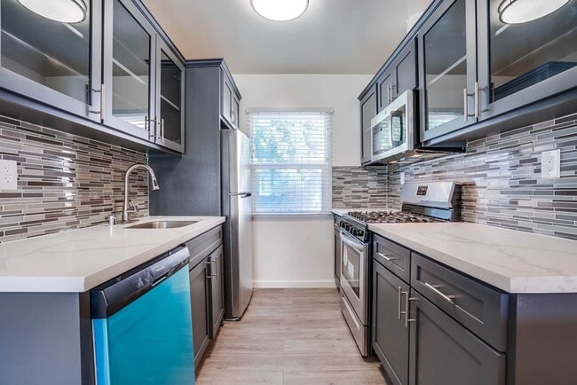 Building Photo - 6309 8th Ave Unit 04