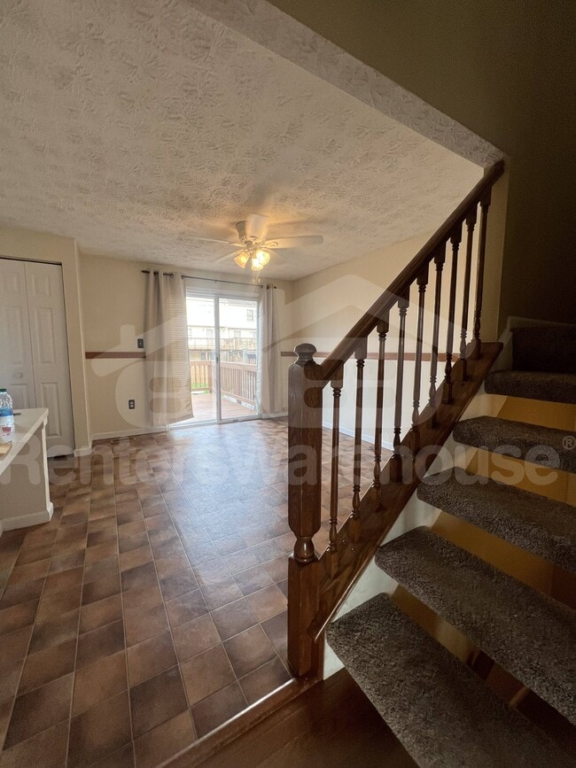 Photo - 723 Dayspring Dr