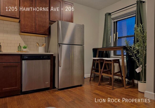 Photo - 1205 Hawthorne Ave Unit 206