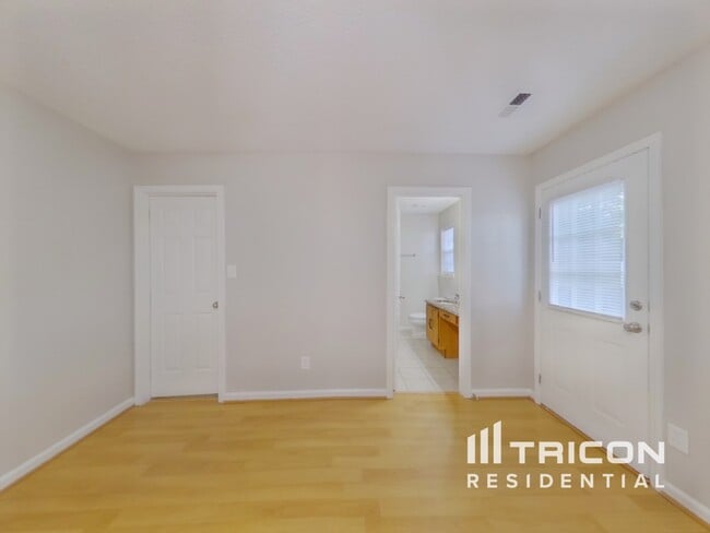 Photo - 5000 Poplar Glen Dr