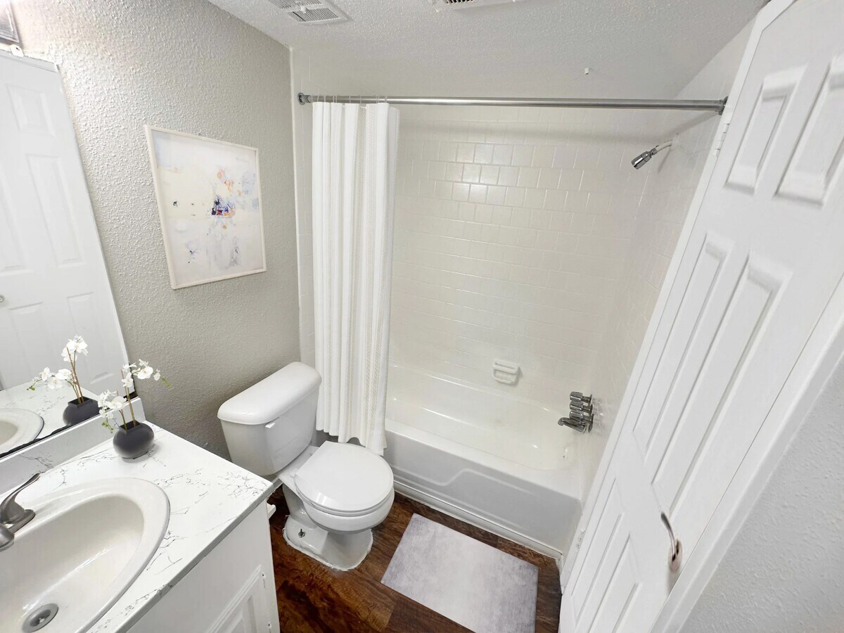 Photo - 6263 Westheimer Rd