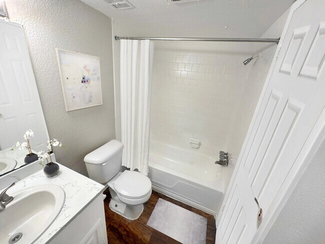 Building Photo - 6259 Westheimer Rd Unit 836 Rental