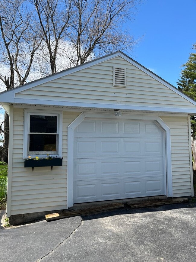 Photo - Three Bedroom Cape for Rent in Great Portland Neighborhood!