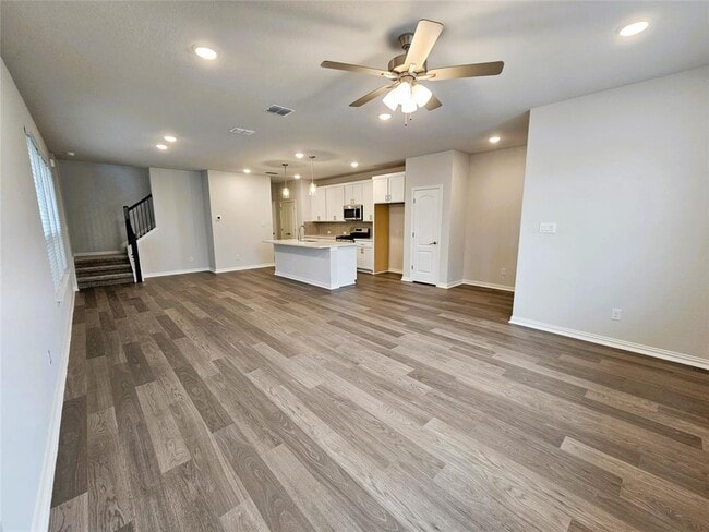 Photo - 104 Greinert Dr