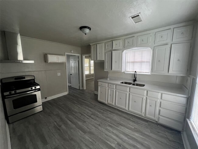 Photo - 1220 Trinidad St
