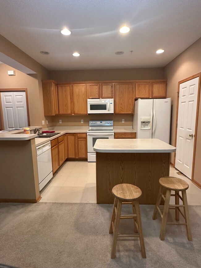 14644 Sumter Ave Townhome Townhome Rental in Savage MN