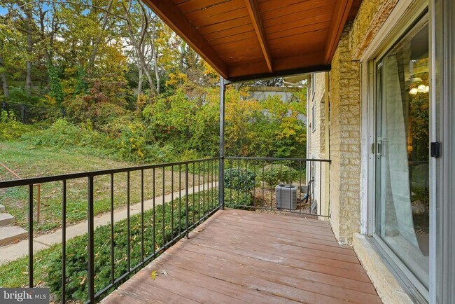 Photo - 5406 85th Ave Unidad 101