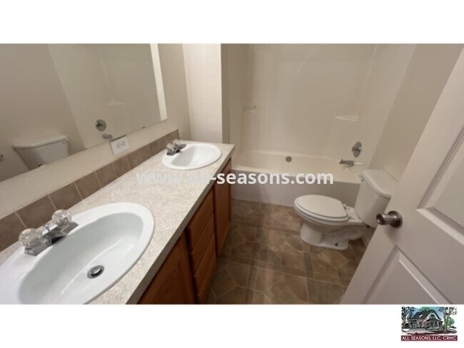 Photo - Spectacular spacious front unit in a West-side duplex!