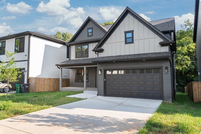 Building Photo - 3905 Plainview Rd