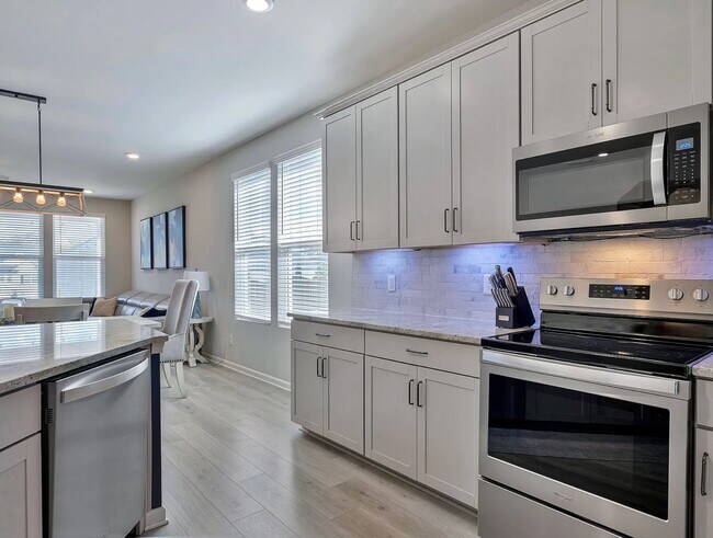 Photo - 5040 Sunflower Ln