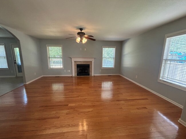 Photo - 1132 Chinook Cir