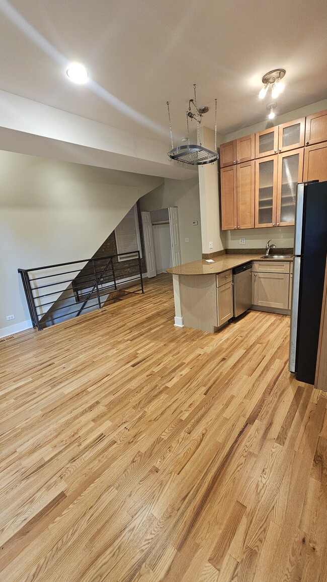 Photo - 1411 W Ohio St Unit 1f