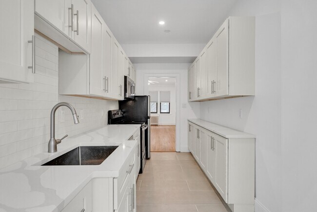 145 Englewood Ave Unit 4