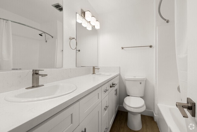 Building Photo - Valle at Fairway Rental