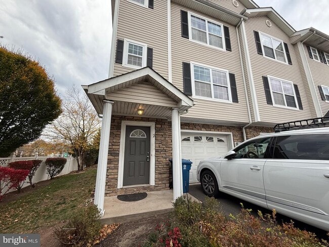 Building Photo - 2 Alfred Ave