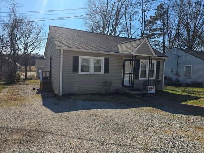 Building Photo - 316 E Highland Dr