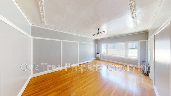 Photo - 607 Beacon St