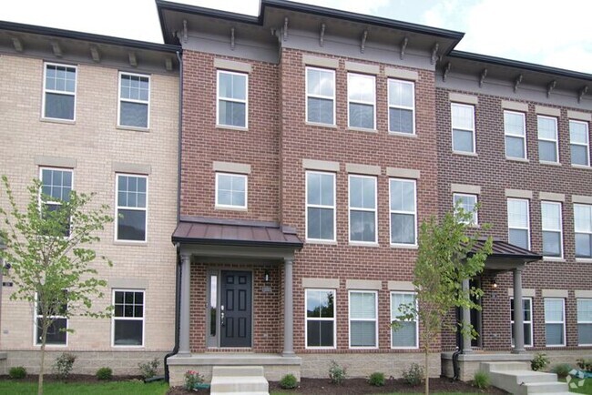 Building Photo - Beautiful Zionsville Townhome - Special Of...