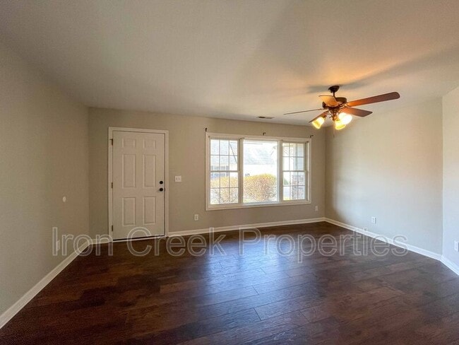 Photo - 100 Rotunda Cir