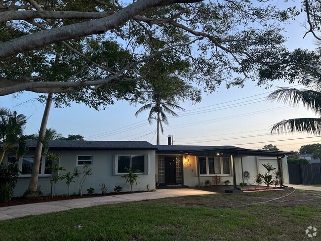 Building Photo - 175 Melaleuca Dr Rental