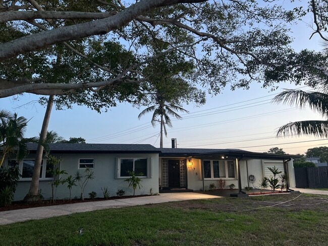 Building Photo - 175 Melaleuca Dr Rental