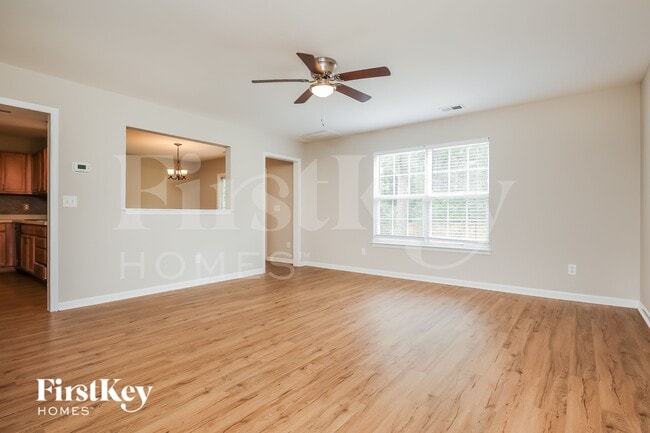 3521 Galaxy Rd