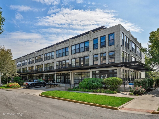 Building Photo - 1071 W 15th St Unit 249 Rental