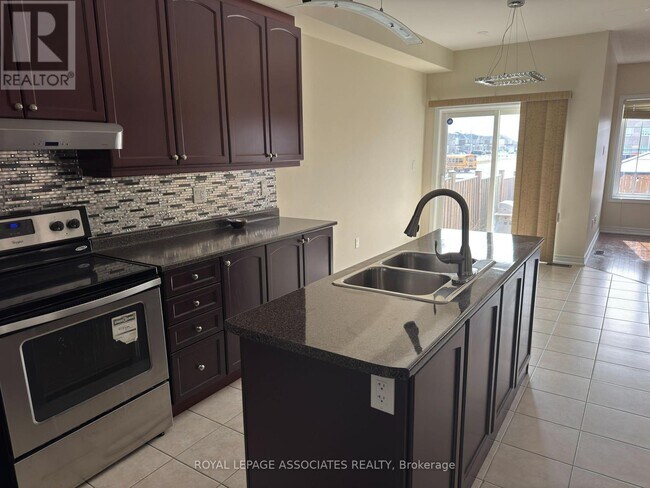 Photo - 75 Meltwater Cres