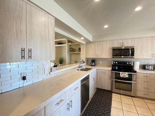 432 Desert Falls Dr N
