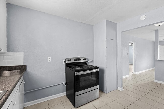 Photo - 5722 Pickfair St