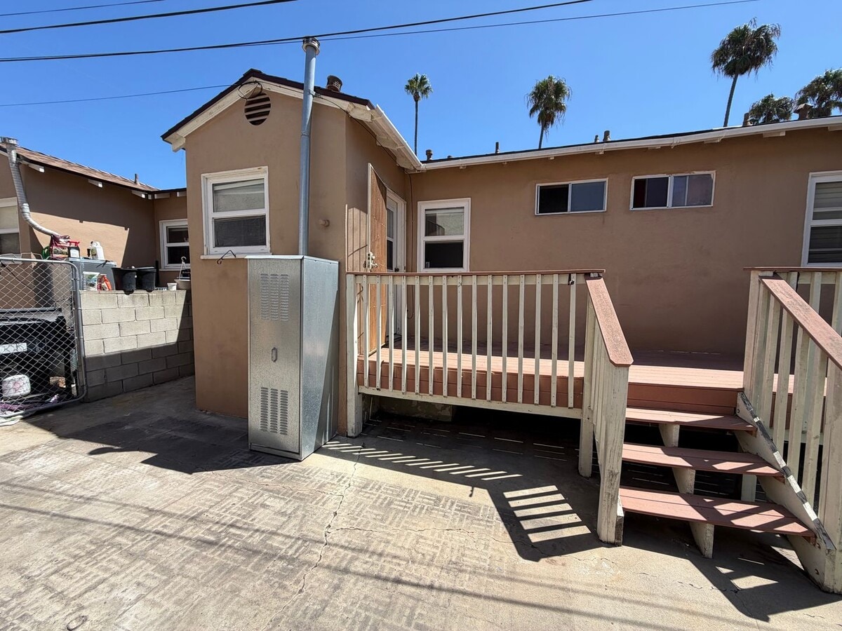 Photo - 4970-4970 Cass St Unit 4966