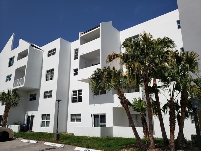 Photo - 2850 NE 14th Street Causeway Condo Unit 403b