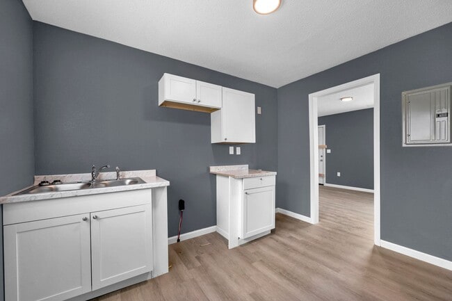 Photo - 2 Bed 1 Bath Completely renovated apt - appliances/water provided $900