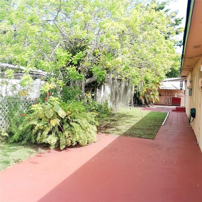 Photo - 1830 NE 175th St