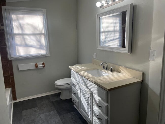 Photo - 626 Holly St