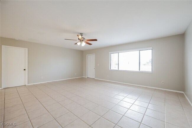 Building Photo - 133 SE 25th Ln Rental