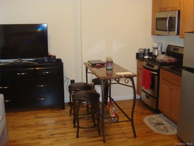 Building Photo - 122 Main St Unit 302 Rental