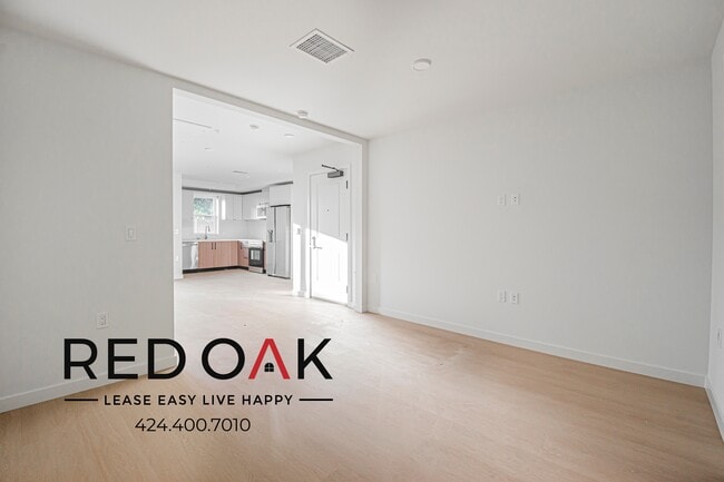 Building Photo - 856 S Gramercy Dr Unit 100