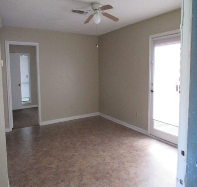 Photo - 3017 Courtney Ave