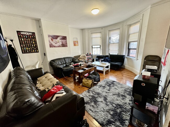 Building Photo - 872 Huntington Ave