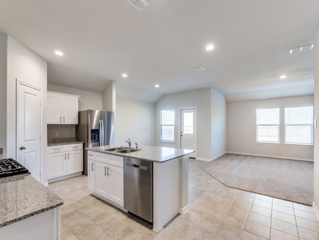 548 Bronze Cir W