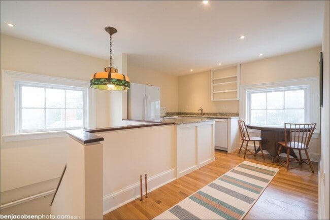 Building Photo - 6 Restmere Terrace