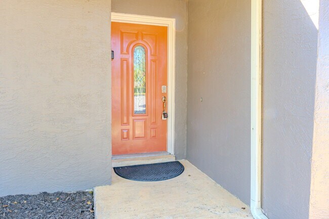 Photo - 150 Lady Susan Ct