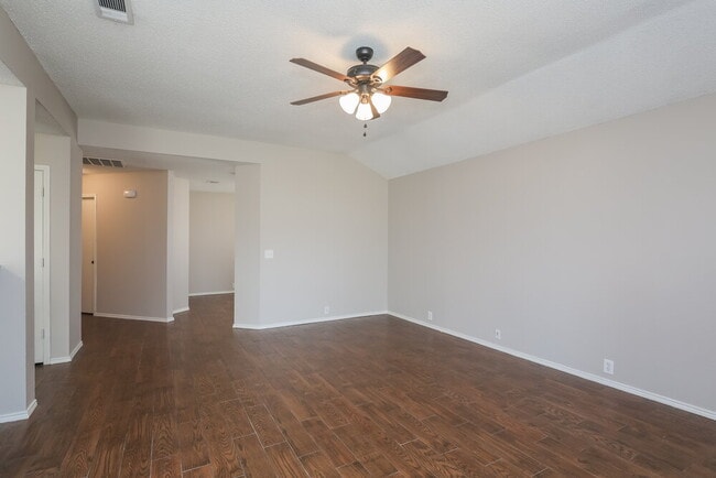 Photo - 100 Walnut Dr