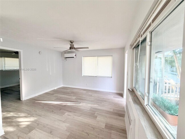 Photo - 1632 NE 4th Pl Unit 1