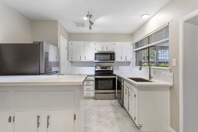 Photo - 6602 Indian Lake Dr