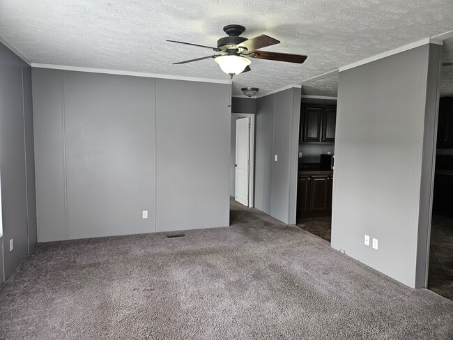 Photo - 64 Lynnwood Cir